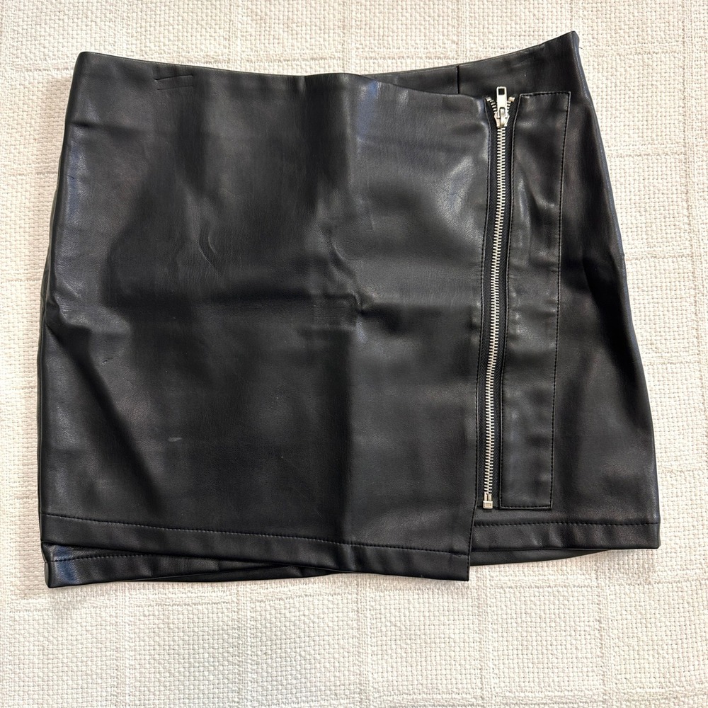Lulus Black Vegan Faux Leather Mini Skirt Asymmetrical Zip Front S Edgy Biker